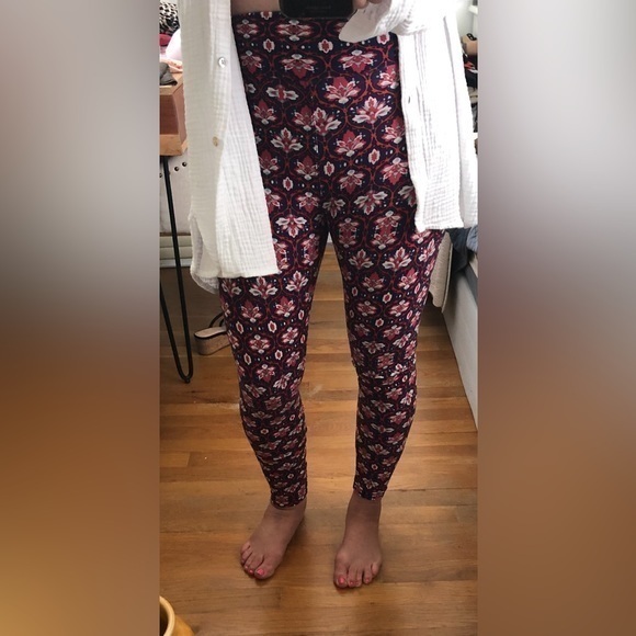 LulaRoe Tween Leggings adult  small - Picture 1 of 6